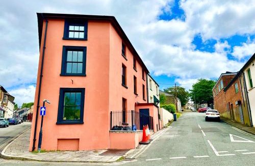 Blaenavon Apartment | Luxury apartment, Mountain View in a Heritage Town