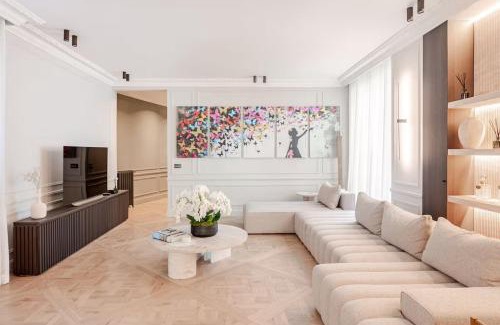 Chierry Bed & Breakfast | Luxury apartment next to Eiffel Tower in the center of - Paris