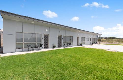 Carpenter Rocks Apartment | Luxury Apartments and Motel Rooms - Free Wifi - Close To Beach