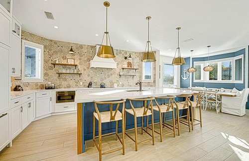 Bradenton Beach House | Luxury Beach Retreat: Rooftop Views, Pool and Spa