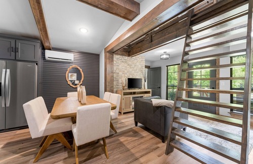 Marshall House | Luxury Cabin - Hot Tub, Firepit by Buffalo River