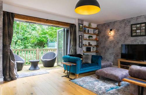 Charlton Kings House | Luxury -chelt Walking-2bed-long Stays-parking