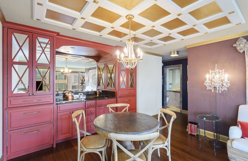 Rush and Division Condo | Luxury condo close to Magnificent Mile