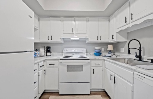 Saint Marys Allen County Condo | Luxury Condo w/Attached Garage