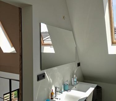 Loon House | Luxury eco home with large garden and lots of light