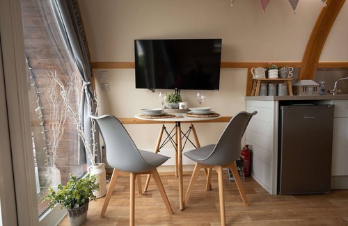 Glandyfi Cabin | Luxury Ensuite Wooden Glamping Cabin