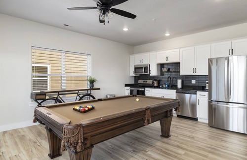 Kimberling City House | Luxury Escape: Pool Table + Hot Tub + Lazy River