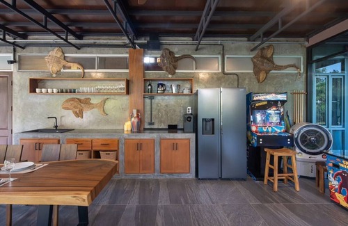 Nam Phrae House | Luxury Family Pool Villa (DaisyLand Villa) Chiang Mai