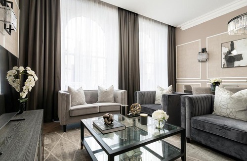 Leith Apartment | Luxury Georgian City Retreat by Sovo Apartments