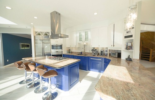 Berlin House | Luxury Getaway, Indoor Pool, Hot Tub, Outdoor Games, Fast Internet, Sleeps 16+