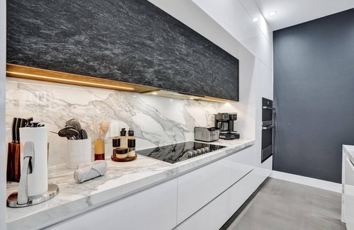 Lake Ridge House | Luxury Getaway at Eleven-Twenty – Feels Like Home
