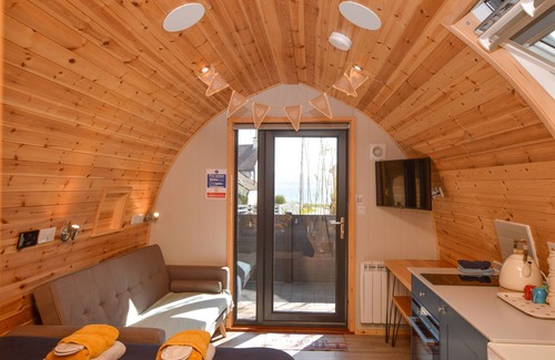 Innellan Cabin | Luxury Glamping Escape - Hot tub - West Coast Scotland