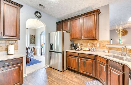 Hampton Apartment | Luxury Hamptons 5BR Oasis with Pool Retreat
