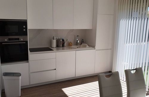 Pilar de la Horadada House | LUXURY HOLIDAY HOME WITH POOL 5 MINS WALK TO BEACH. WIFI,AIR CON, FULL KITCHEN