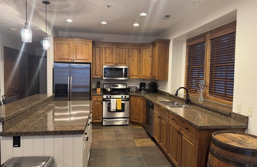 North Park City House | Luxury Home 2 Blocks from PCMR; Walking Distance to Main St.
