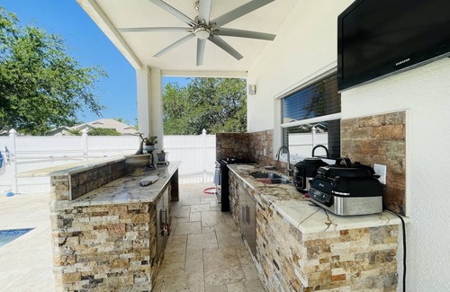 Trailer Estates House | Luxury Home W/Pool Spa & Pool Heated Near IMG & Beach