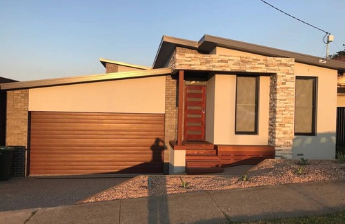 Portarlington House | Luxury Home With Views -portarlington Town Centre