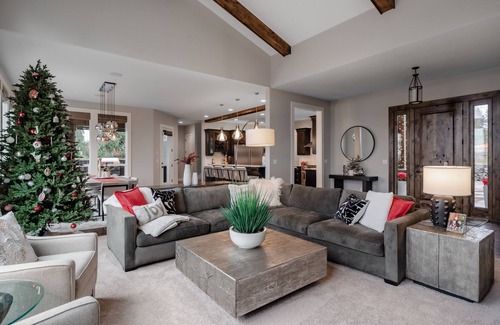 Old Evergreen Highway House | Luxury Home with River View