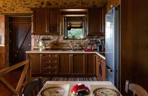 Pikoulianika House | Luxury House In The Hills