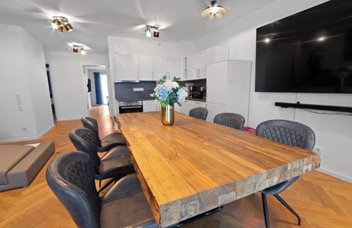 Innere Neustadt Apartment | Luxury in the center for 6 pers. 3 rooms, balcony, WLAN