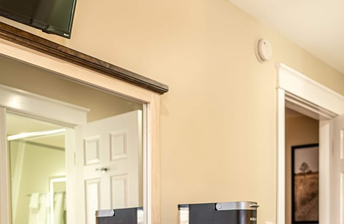 New Glasgow Apartment | Luxury Inn - Unit 5 - Heart of New Glasgow