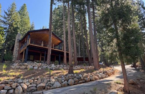 Lake Almanor Country Club House | Luxury Lake Almanor Cabin Covered Deck & Views