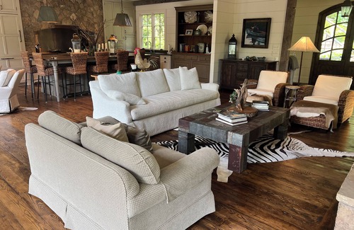 Lakemont House | LUXURY LAKEFRONT HOME 5/BR LIGHT & BRIGHT-"HIGH 5"