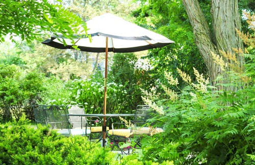 Kingston Apartment | Luxury Limestone Suite is a Home Away from Home