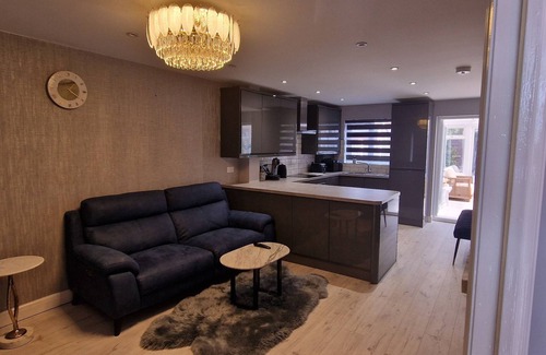 Vauxhall House | Luxury Liverpool House Near City Centre and Football Stadium