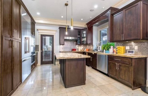 Marpole House | Luxury Living in Vancouver’s Prestigious West Side – 1408 W 57th Ave