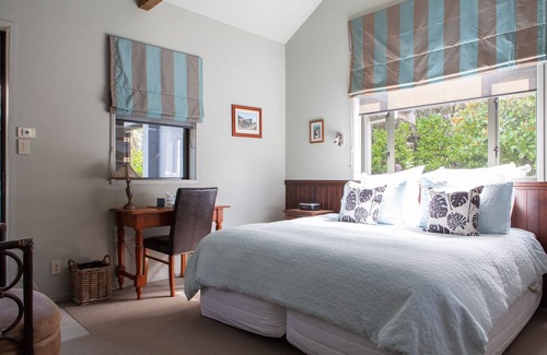Waihi Cabin | Luxury Lodge Overlooking the Bay of Plenty. 10 Minutes From Waihi & Waihi Beach