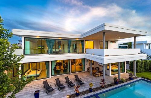 Hua Hin Villa | Luxury Modern 6 Bed Private Pool Villa LLW