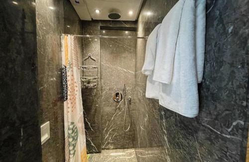 Ras Tabouda Apartment | Luxury Modern Studio with Netflix, Kitchen and Free Parking Elite Garden, Marrakesh