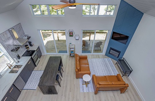 Decatur House | Luxury modern with breathtaking sunset views!