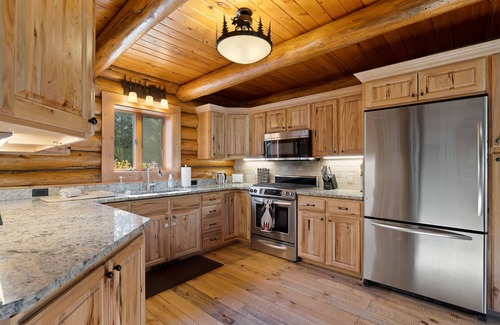 Bouvet Island Cabin | Luxury Montana Cabin with epic Mountain Views