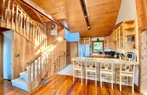 Big Canoe Cabin | Luxury Mountain Escape Golf Hiking Waterfalls 3BR Cabin w/Hot Tub,