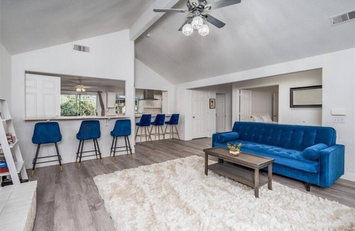 Oakhurst House | Luxury Mountain House Oakhurst, Yosemite! 4 BDR, 2 BTH Near Yosemite & Bass Lake