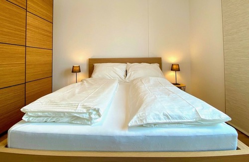 Favoriten Apartment | Luxury near thermal baths and subway, 12 min to the center