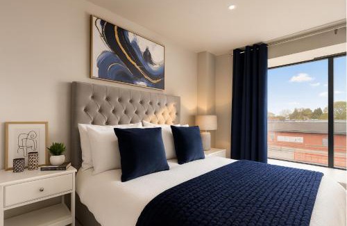 Sheldon Apartment | Luxury NEC and Birmingham Airport Apartment