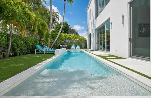The Bluffs Villa | Luxury New Modern Beach Mansion in BEST Location!