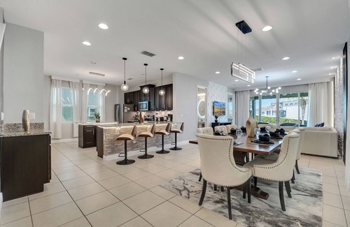 West Kissimmee House | Luxury Oasis: Sleeps 16 Perfect for Large Groups