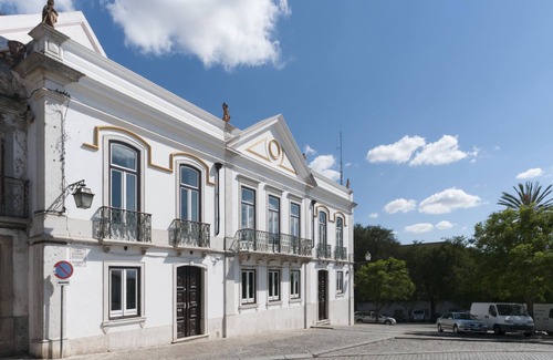 Montemor-o-Novo Apartment | Luxury Palace with a Chocolate Factory