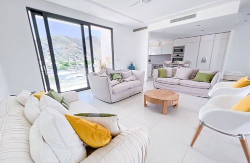 Simpson Bay Apartment | Luxury penthouse · Cole Bay · Lagoon view & pool