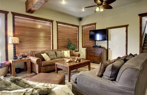 New Braunfels House | Luxury Rental with a Swimming Pool Perfect for Large Groups near Gruene, Texas