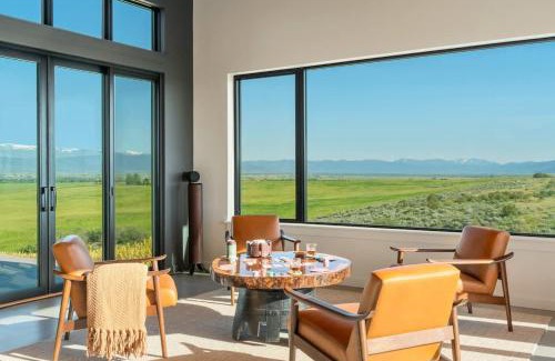 Tetonia House | Luxury Retreat Epic Views & Hot Tub