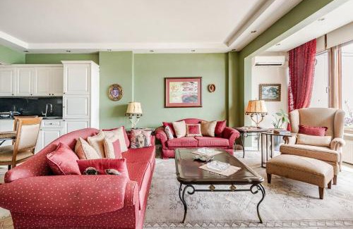 Sariyer Apartment | Luxury Seaside Apartment with Bosphorus View in Sarıyer