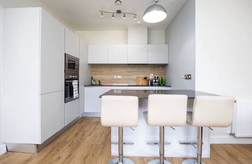 Sutton Cross Apartment | Luxury Seaview 2BR Apartment in South Dublin, 15 min walk to the sea