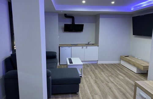 Linares Apartment | Luxury Silver