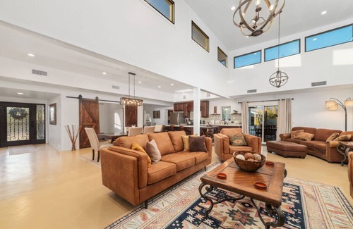 Tanque Verde Apartment | Luxury Southwest Gem with Pool & Spa near Mt. Lemon!