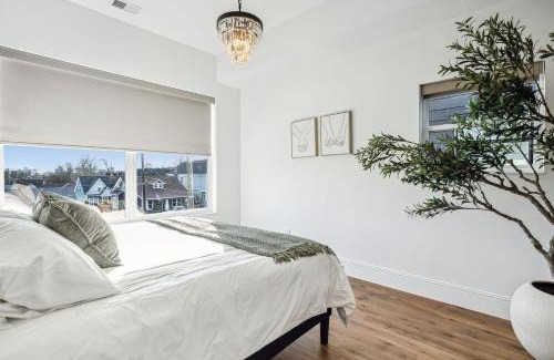 East Hill House | Luxury Spa Retreat Sauna, Hot Tub & Fire Pit